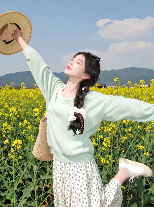 气质的江南美女子，国风，皮肤美白透亮